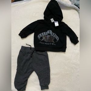 Guns N’ Roses sweatsuit. Baby boy 3 months EUC